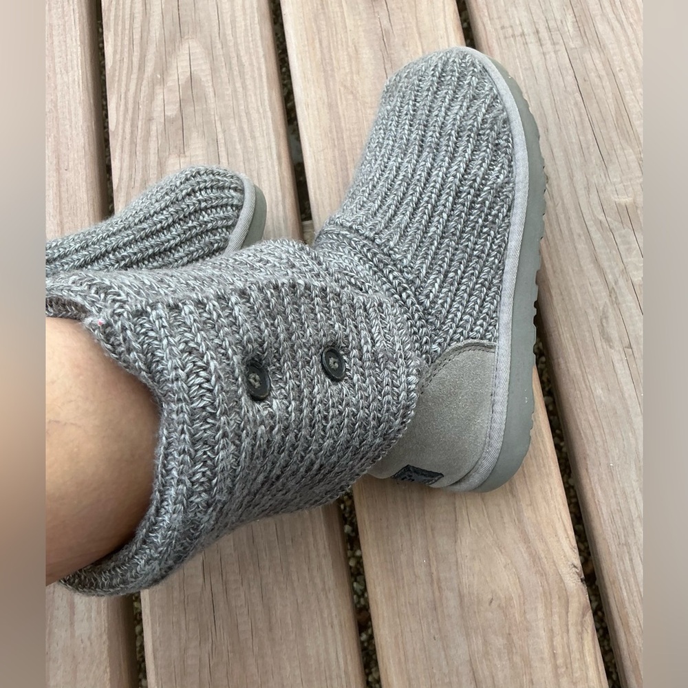 UGG knit boots 🔥🔥 - Picture 3 of 16